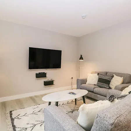 Coniston Apartment *