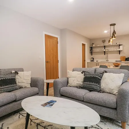 Coniston Apartment *